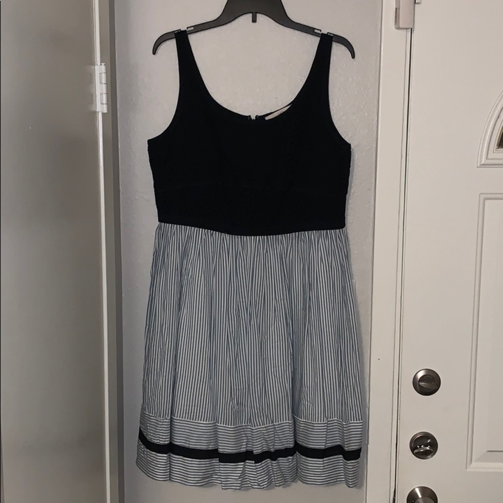 Sleeveless dress